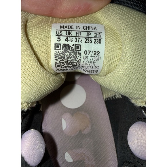 Adidas Adult Harden Vol. 6 Basketball Shoe Size 5 Black, Yellow, Purple - Picture 15 of 16